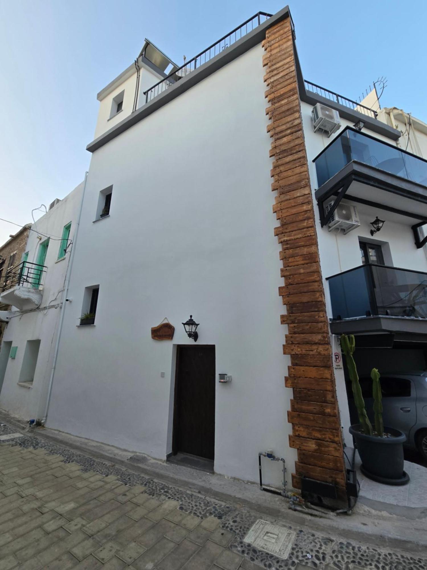 Cyprus Harbour Suites Кирения Экстерьер фото