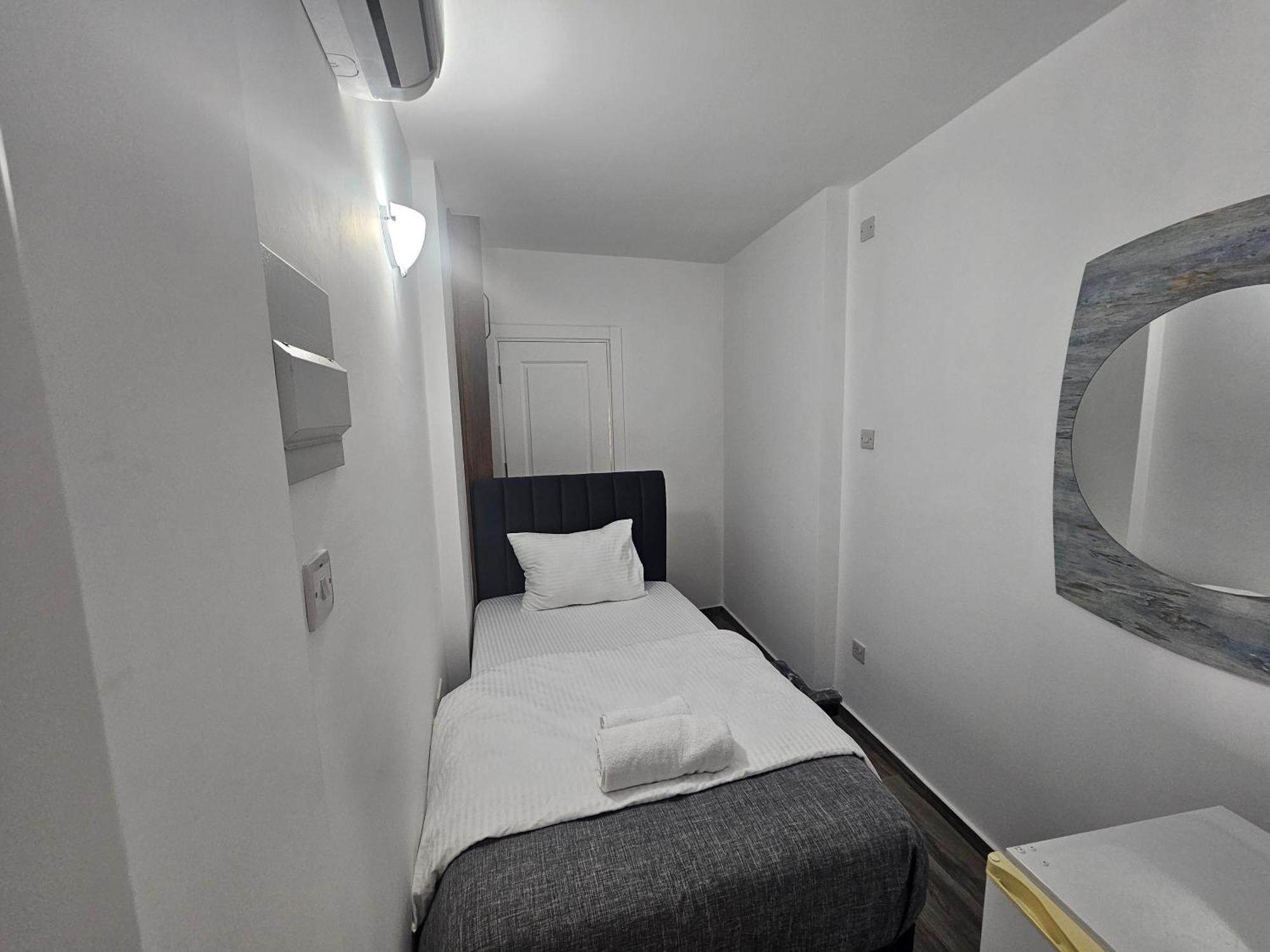 Cyprus Harbour Suites Кирения Экстерьер фото