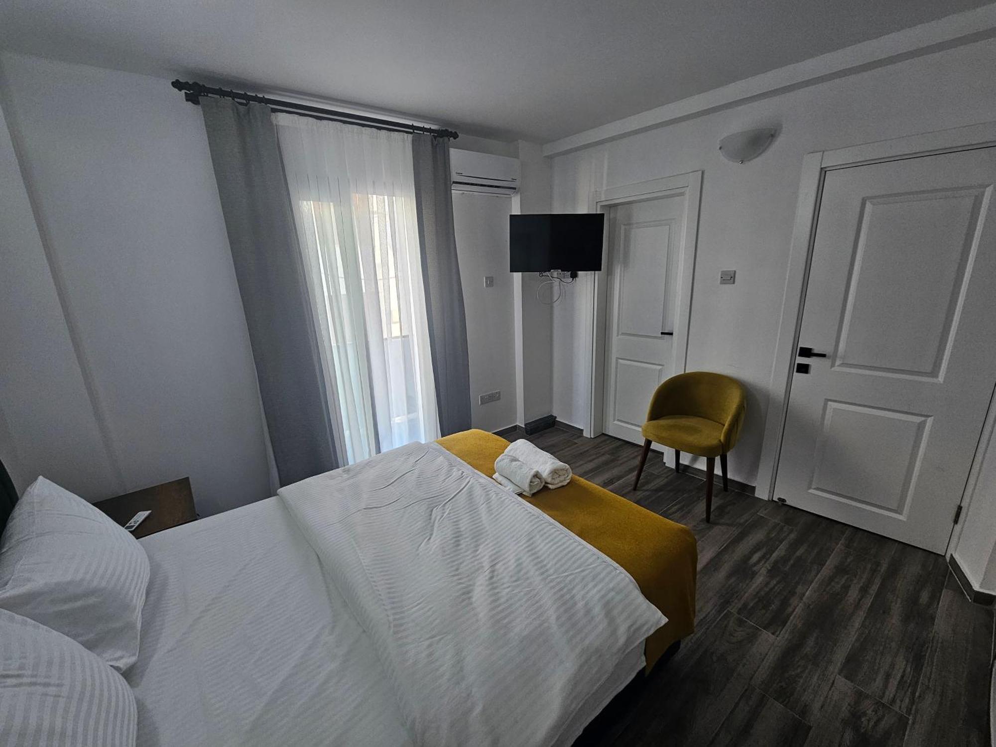 Cyprus Harbour Suites Кирения Экстерьер фото